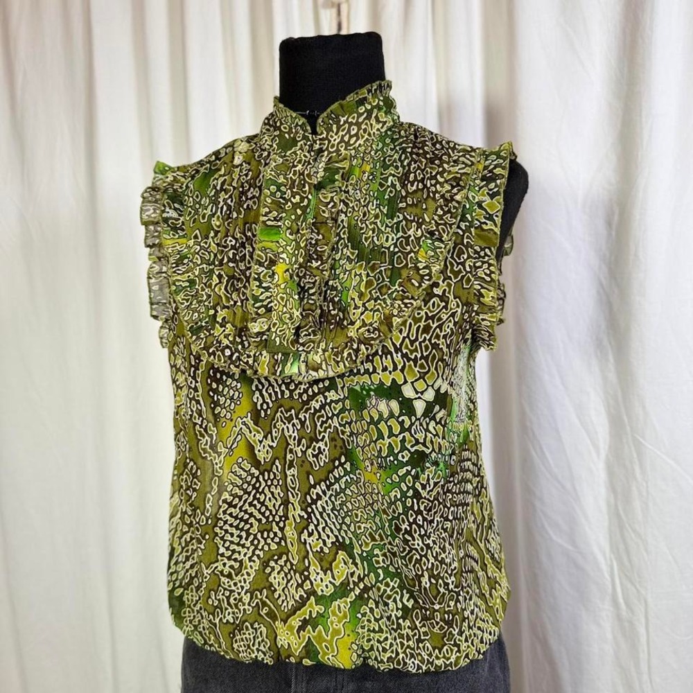 Green Ruffle Mock Neck Sleeveless Top –‎ Size S